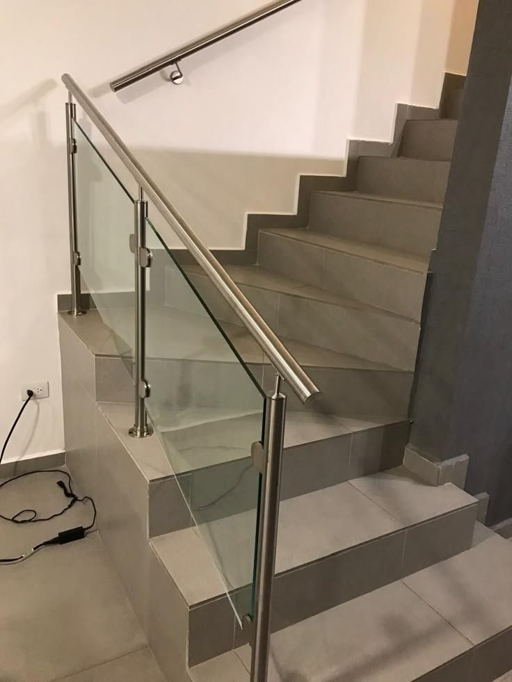 Vidrio y montantes Inox