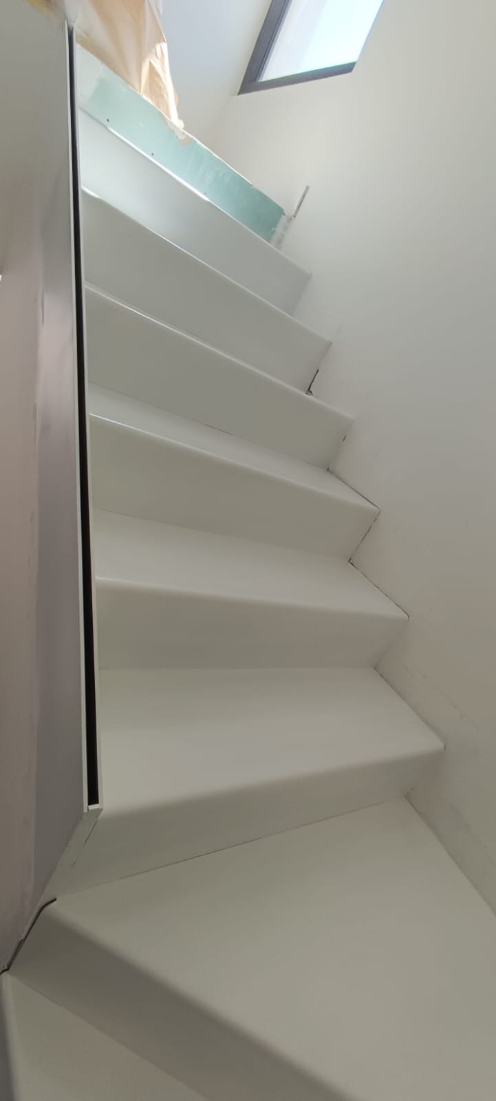 Escaleras de chapa plegada